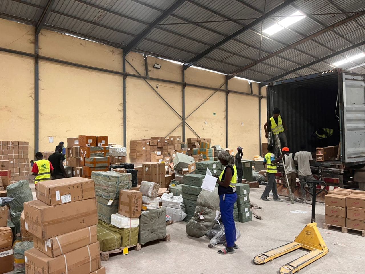 CONTE CARGO NAVIRES POLYVALENTS